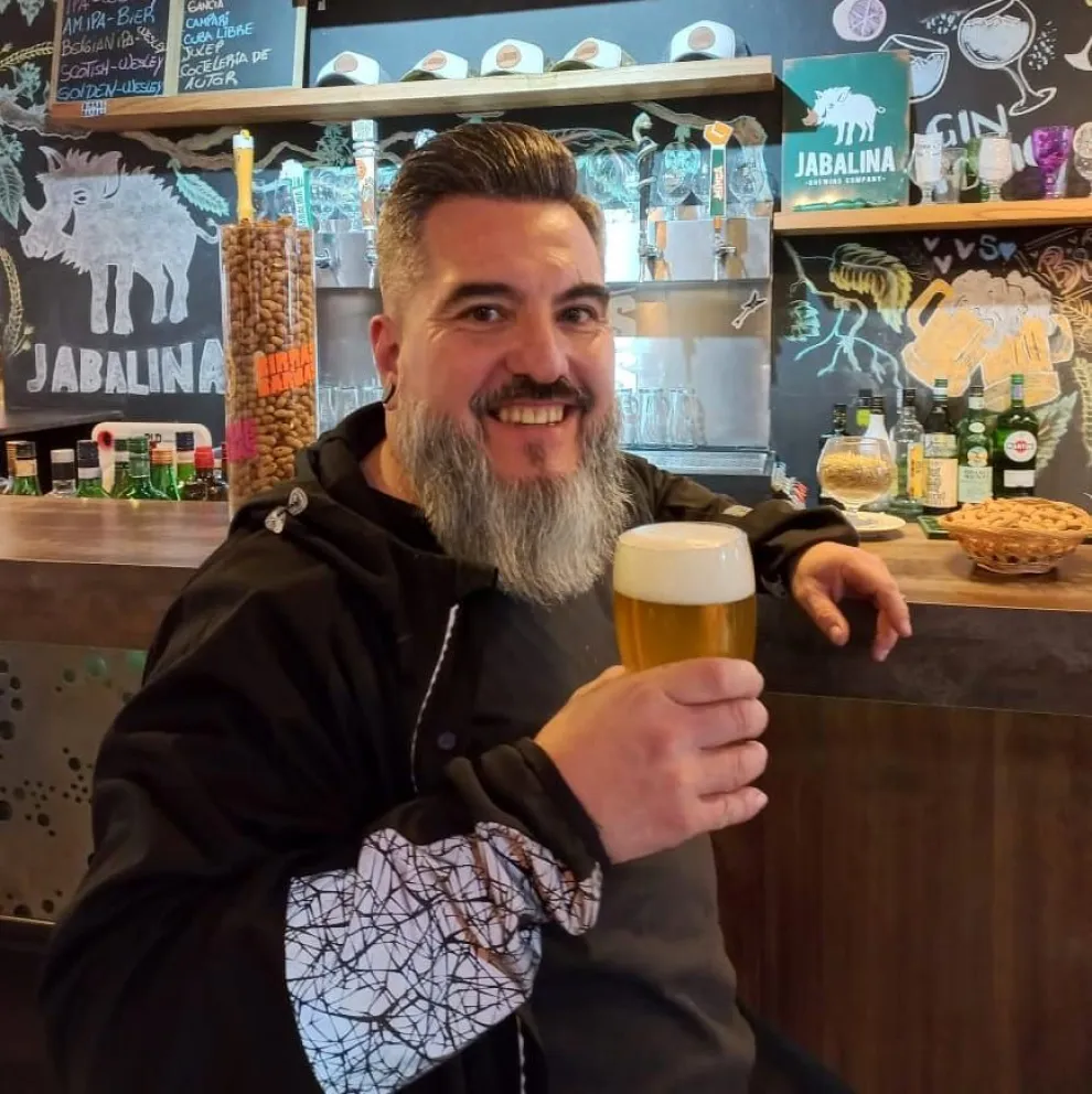Charly Lacueva presentó su cerveza artesanal "Hazy IPA" y se alzó con un premio