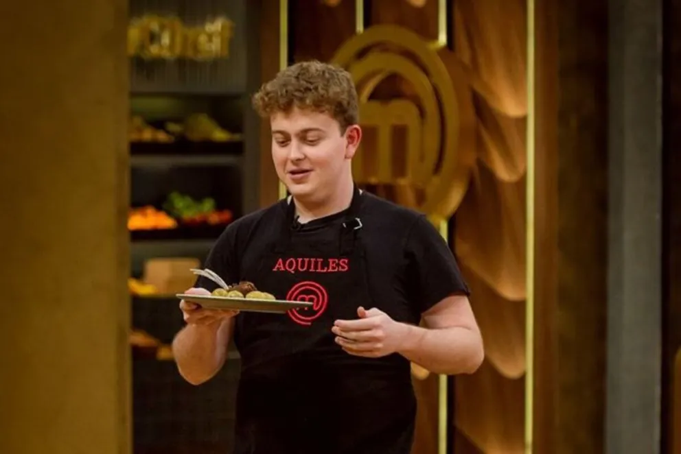 Amante de los viajes y la cocina: así es la lujosa y divertida vida de Aquiles de MasterChef