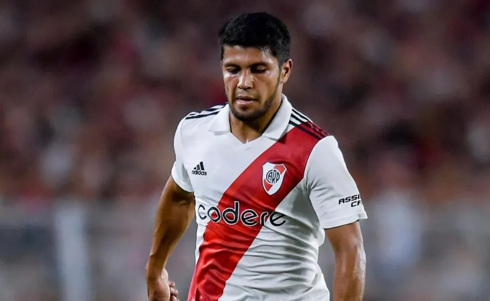 Tras excluir a Robert Rojas, el defensor internacional que busca Martín Demichelis para River Plate