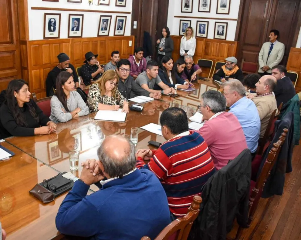 Se realizó la primera reunión de la Mesa de Trabajo entre docentes y legisladores: qué puntos acordaron  