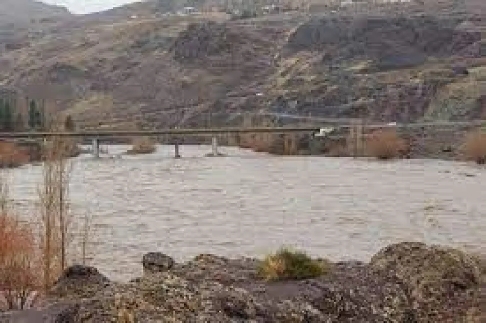 Alertan a familias ribereñas por nuevas crecidas en los ríos de la región