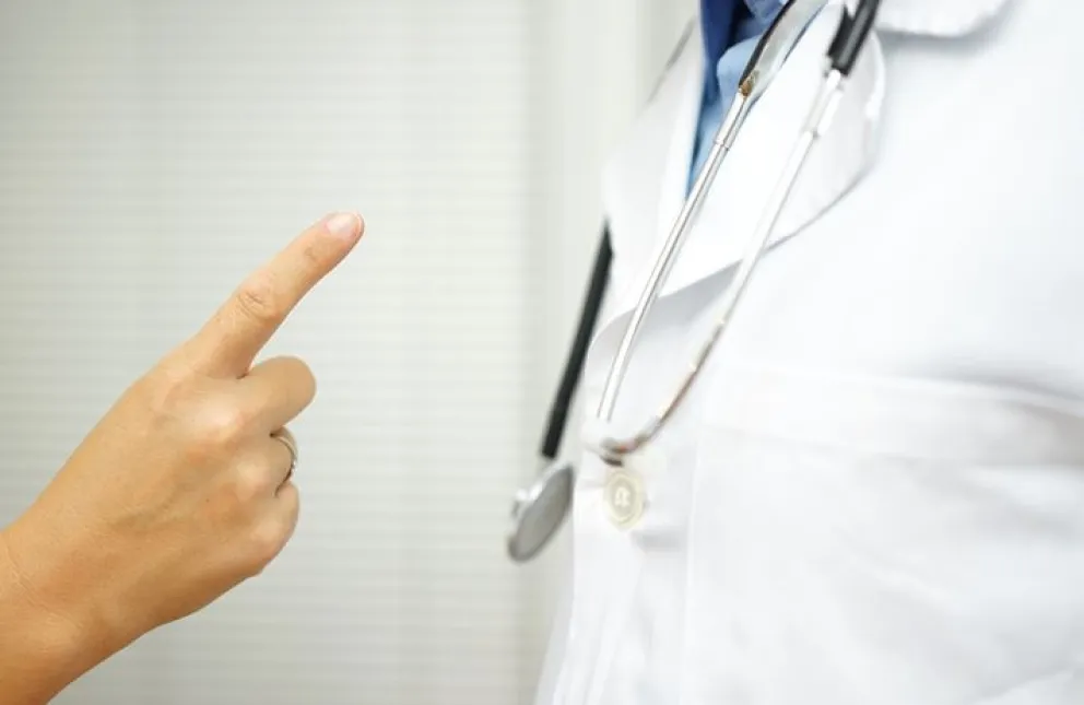 Paciente accidentada amenazó al personal médico del hospital de Roca