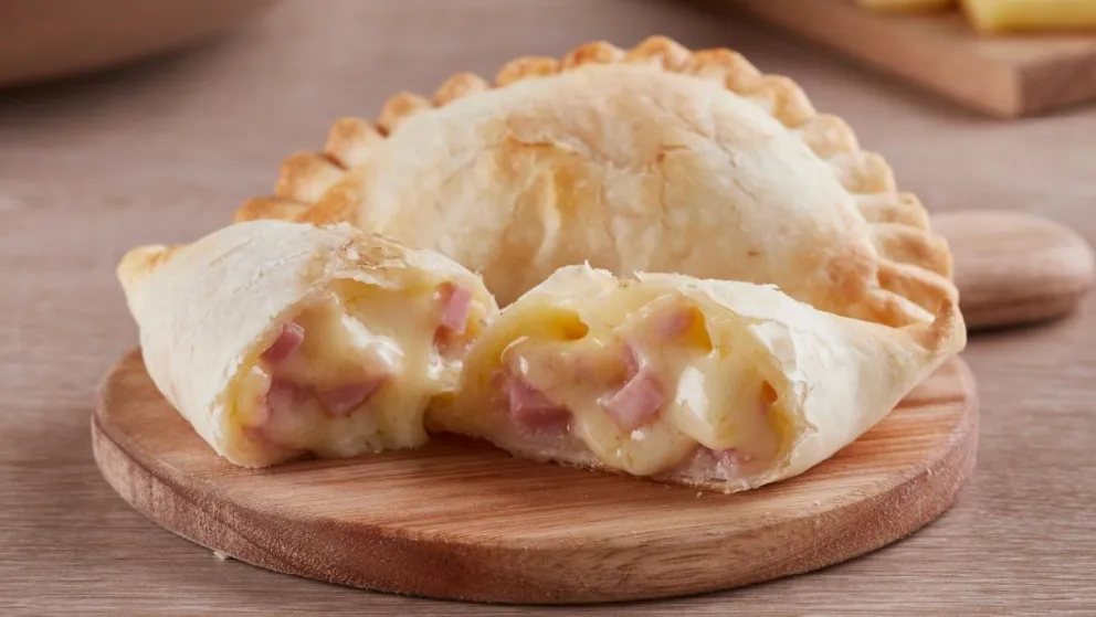 El sorprendente truco al hacer empanadas con queso: cómo evitar que se derrita y salga de la tapa 