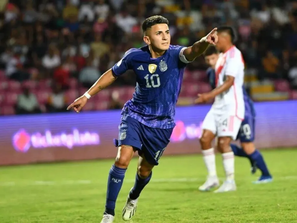 Argentina le ganó 2-0 a Perú y escaló a la cima de su zona en el Preolímpico Sub 23