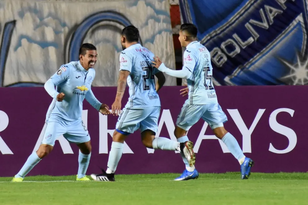 Jugadores de la Academia celebran en el último triunfo ante un colombiano: Junior de Barranquilla. Foto: Conmebol.